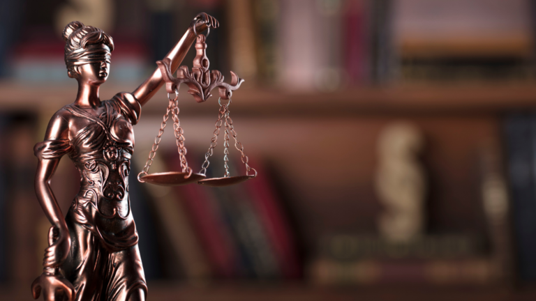 When Should You Hire an Estate Planning Lawyer? Key Signs to Watch For