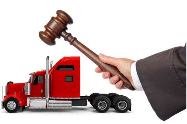 Choosing a Maine Truck Accident Lawyer: 6 Mistakes to Avoid